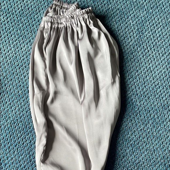 Pakistani Outfit, Never Been Worn, Canadian size M - Picture 3 of 4